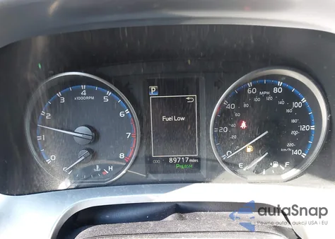 2018 Toyota Rav4 Xle z USA, uszkodzony, nr VIN JTMWFREV1JJ180201